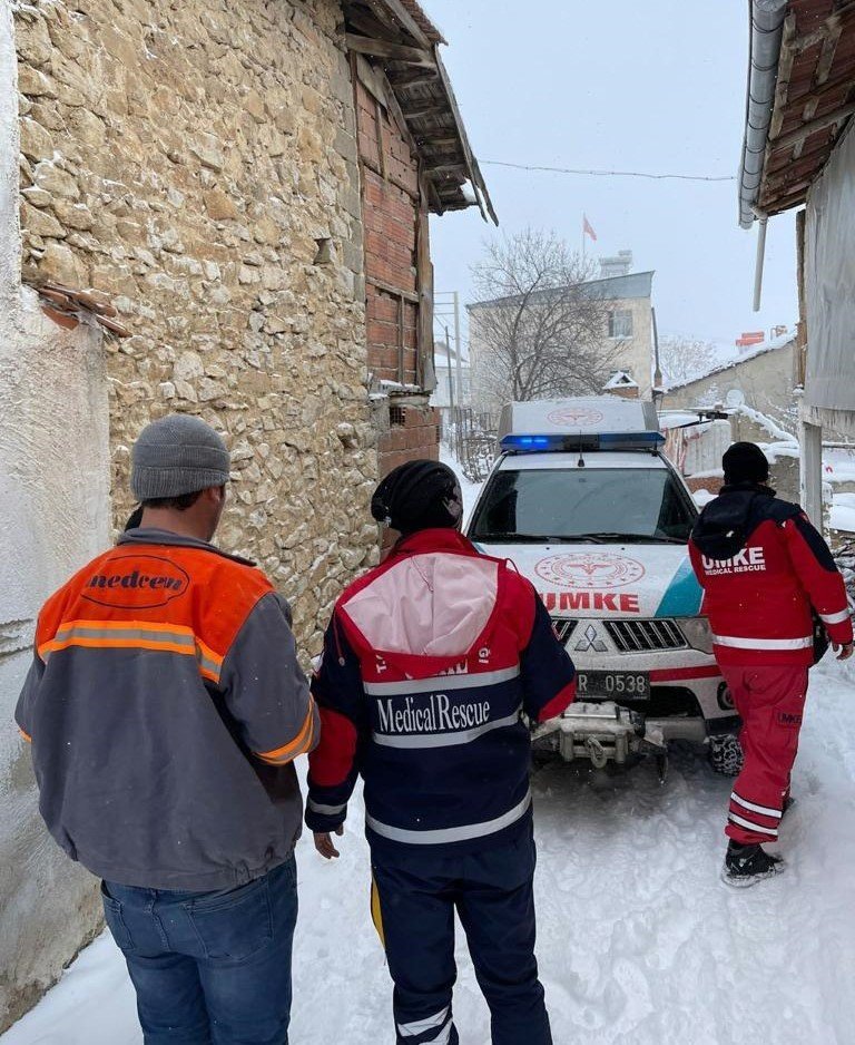 Denizli UMKE, 146 gönüllü sağlık çalışanı ile görev başında