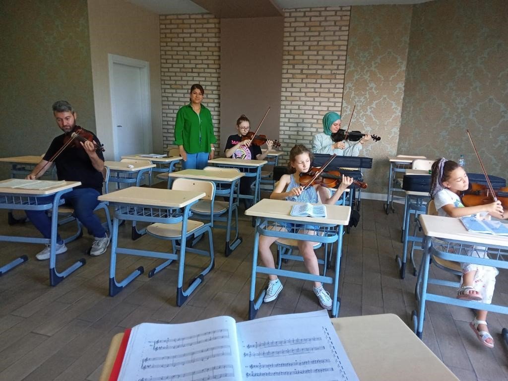 Akçaabat’ta sanat akademisi açıldı