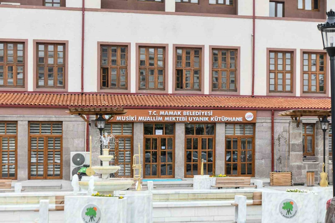 Mamak’ta kitap dostu belediyecilik hizmetleri devam ediyor