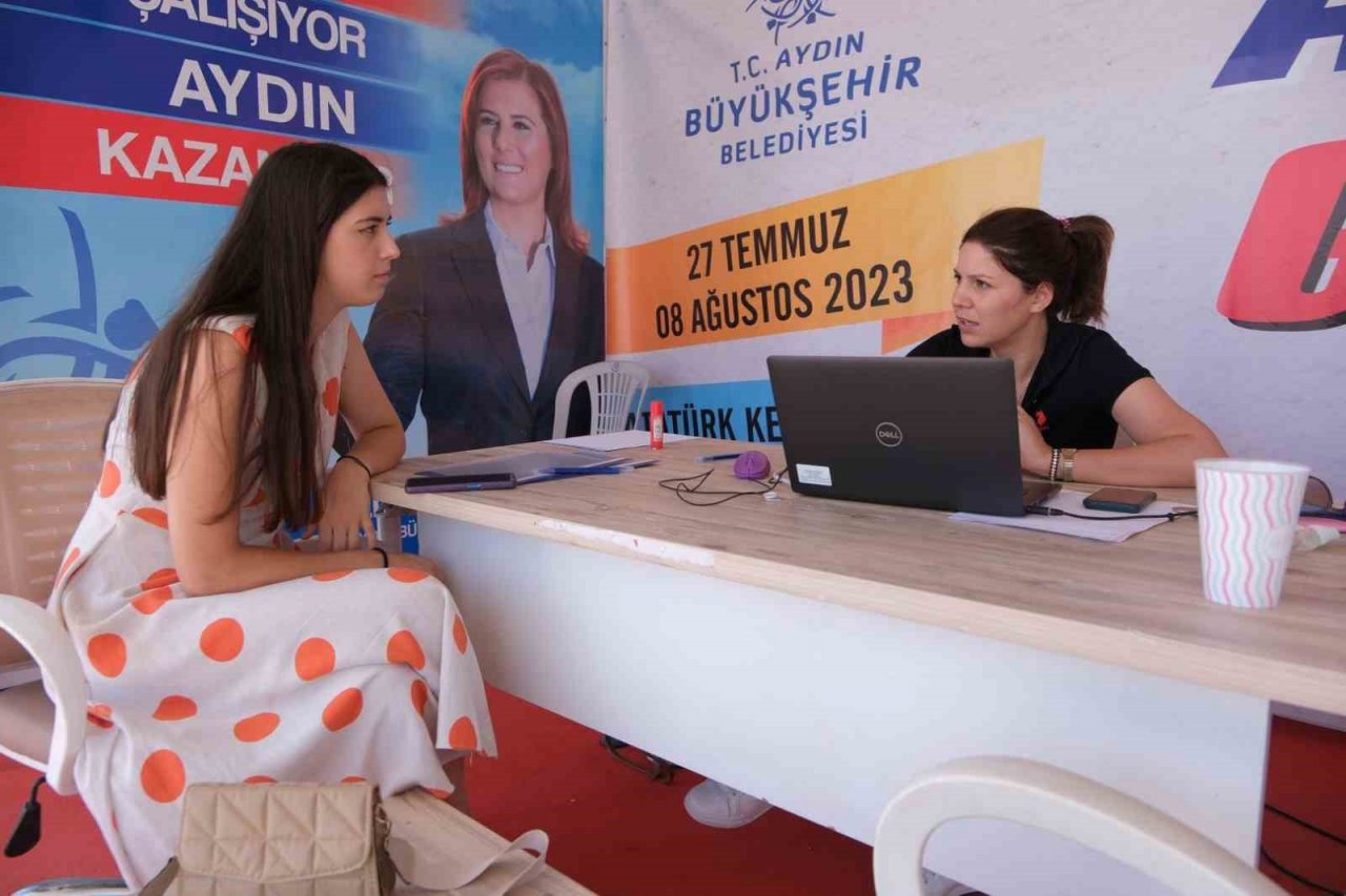Aydın Büyükşehir Belediyesi’nin tercih tırına yoğun ilgi