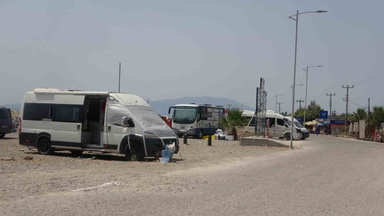 Assos’ta karavanlar tepkilere neden oldu