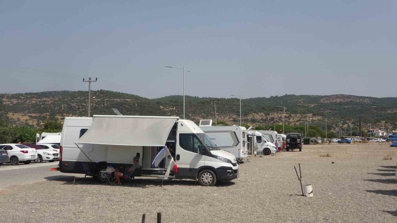 Assos’ta karavanlar tepkilere neden oldu