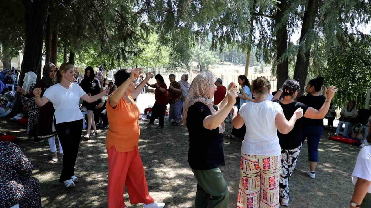 Denizlili kadınlar yaz kampına renk kattı