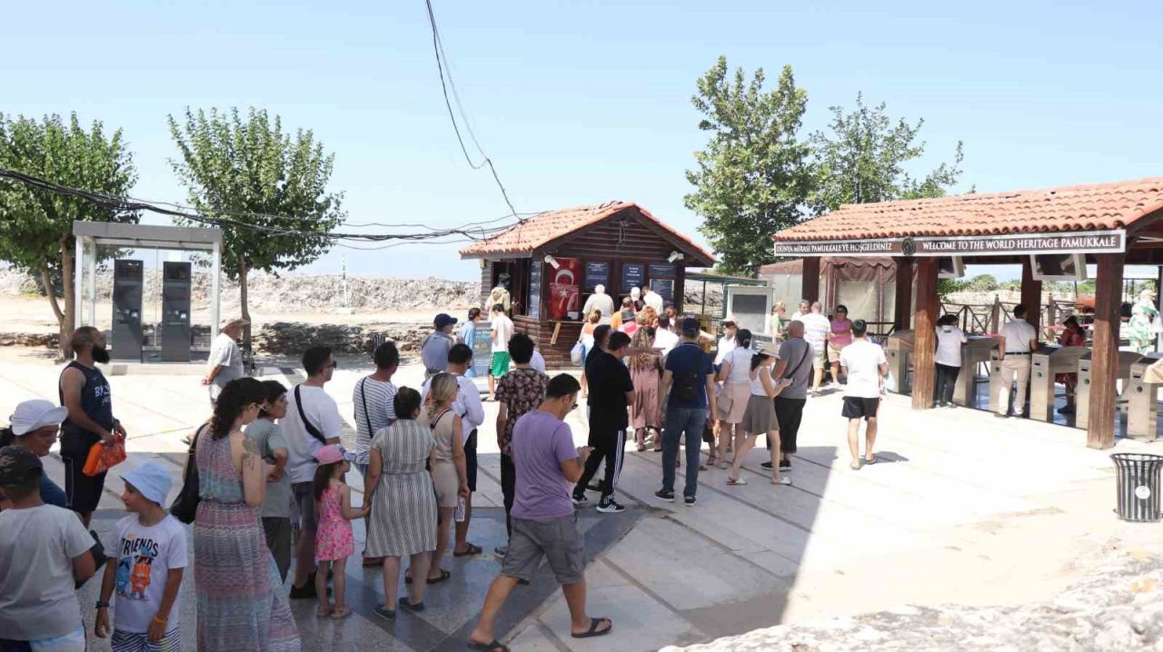 Beyaz cennet ilk 7 ayda 1,2 milyon turisti ağırladı