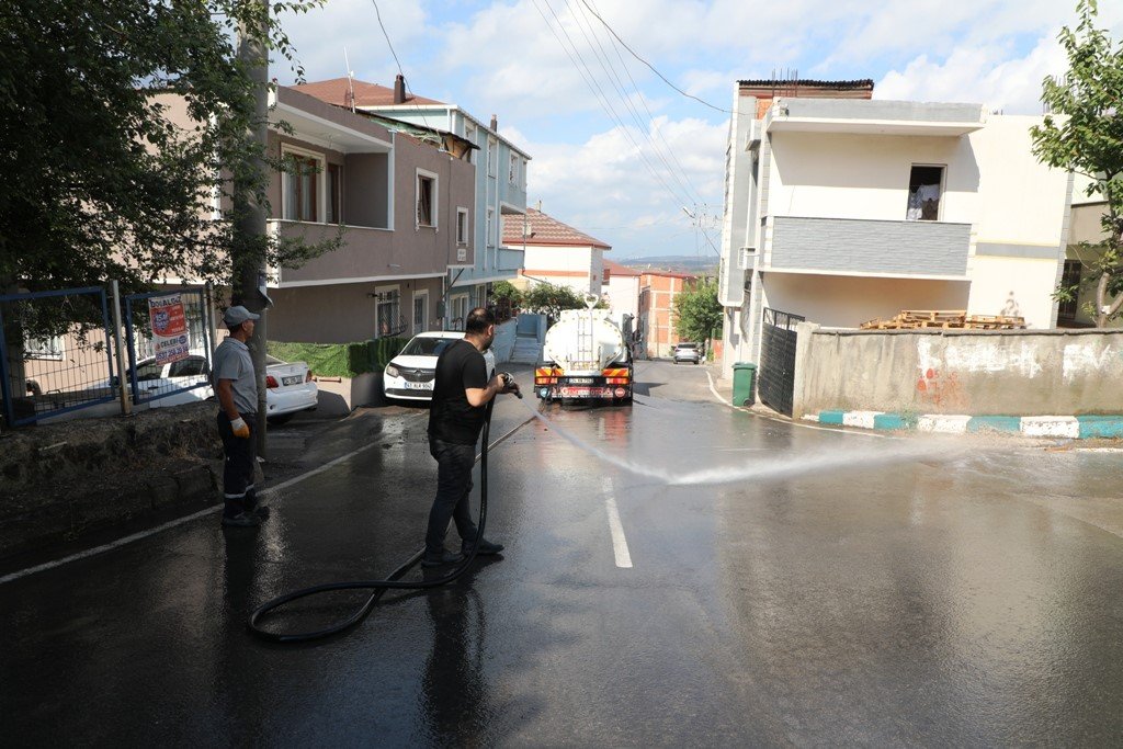 Dilovası’nda temizlik çalışmaları sürüyor