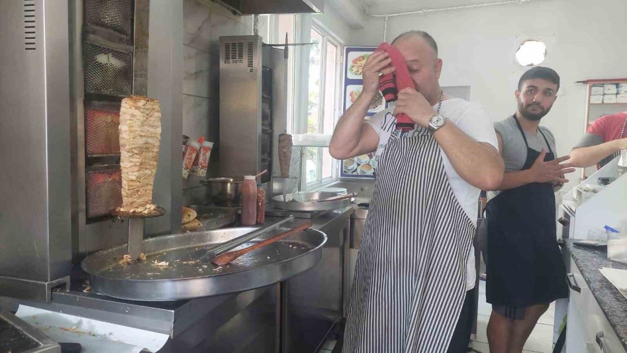 Dönerle ustalar da pişiyor: Yoğun ateş görme kaybına neden oldu