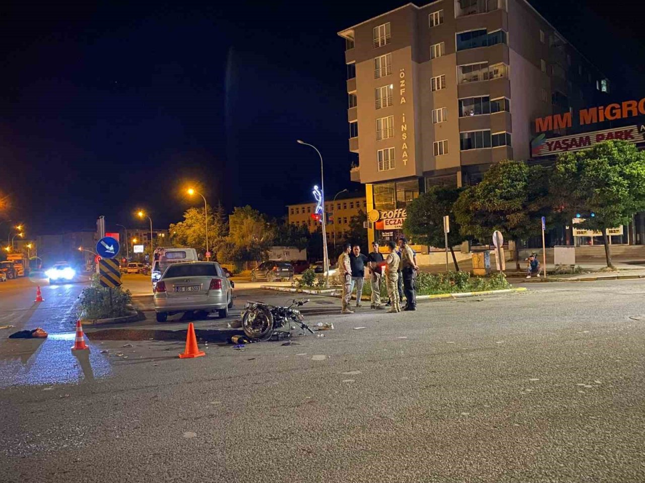 Erzurum’da motosiklet otomobille çarpıştı: 1 ölü 1 yaralı