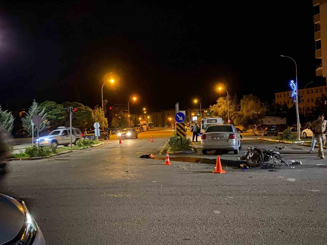 Erzurum’da motosiklet otomobille çarpıştı: 1 ölü 1 yaralı