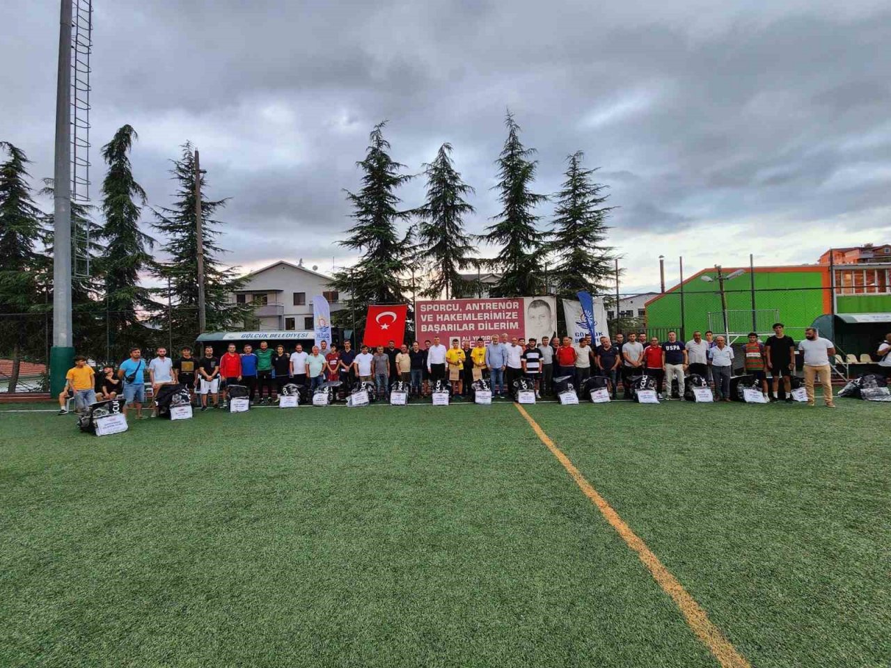 Spor kulüplerine malzeme desteği