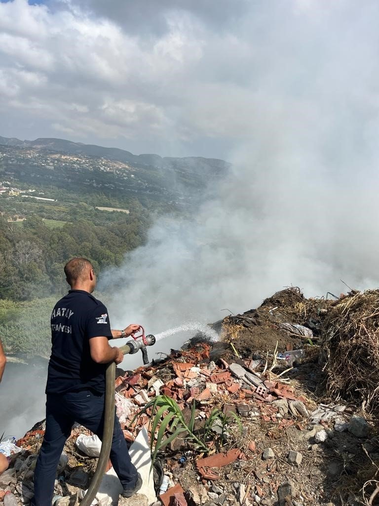 Moloz yangını itfaiye ekipleri tarafından söndürüldü