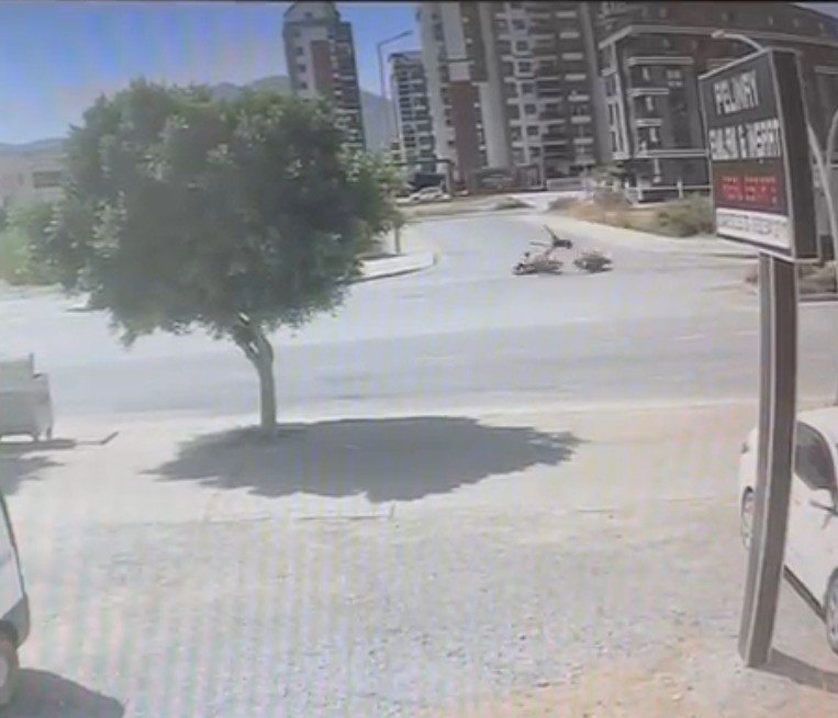 CHP ilçe kongresinde oy kullanmaya giderken hayatını kaybetti