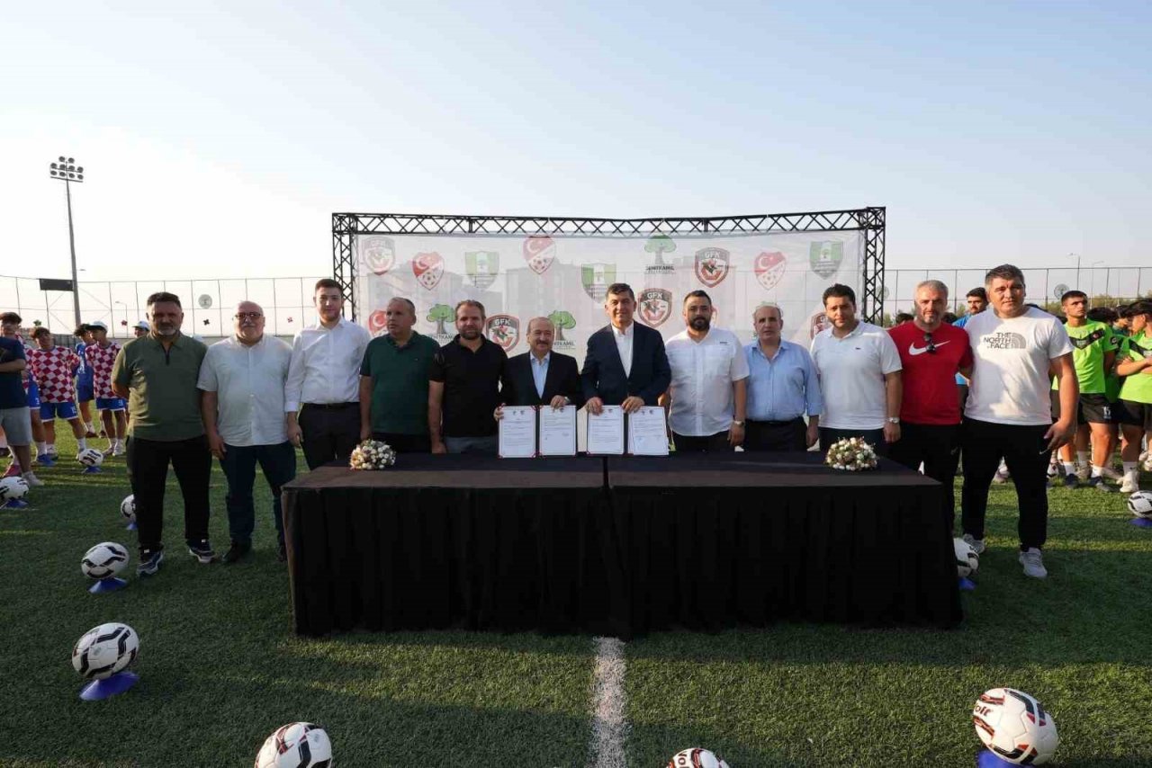 İmzalar, Gaziantep futbolunun geleceği için atıldı
