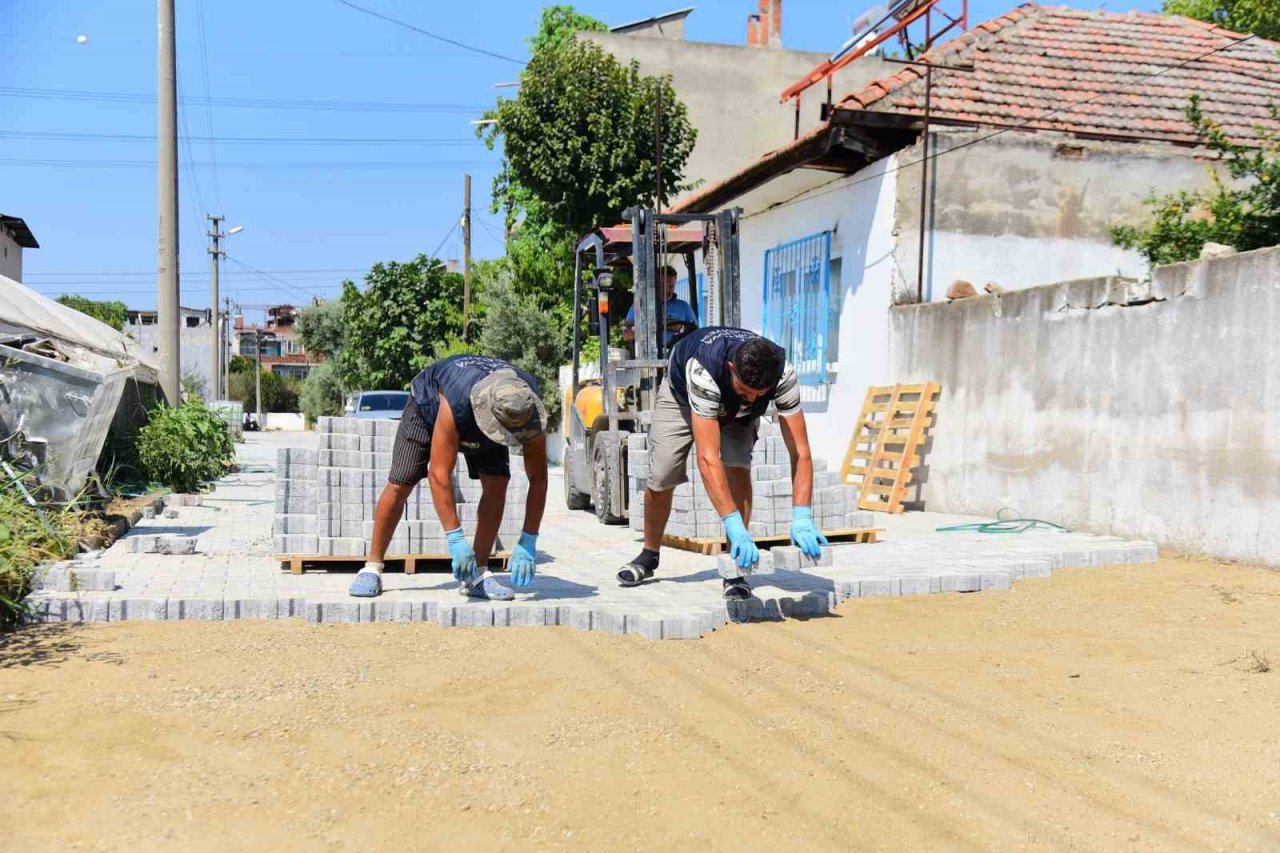 İncirliova Belediyesi’nin yol hamlesi sürüyor