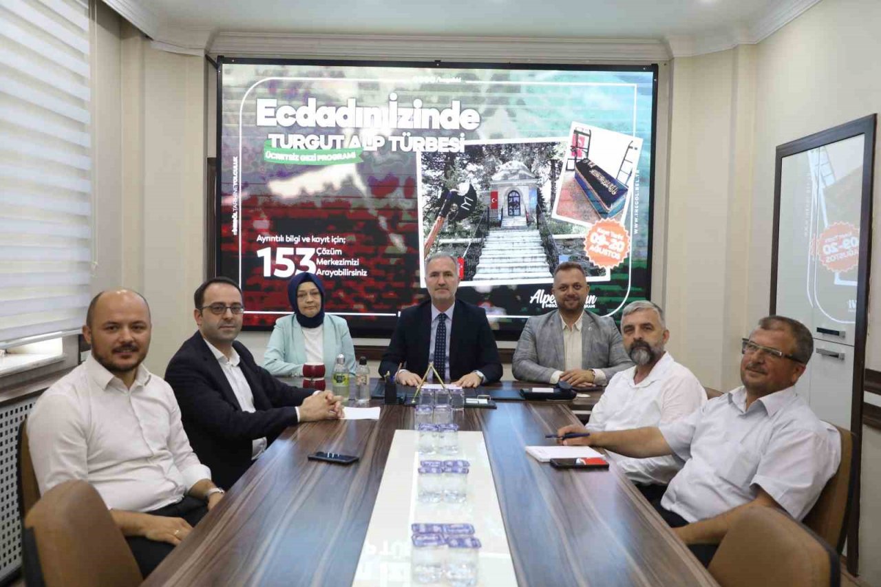 İnegöl ücretsiz Turgut Alp türbe gezisi düzenliyor