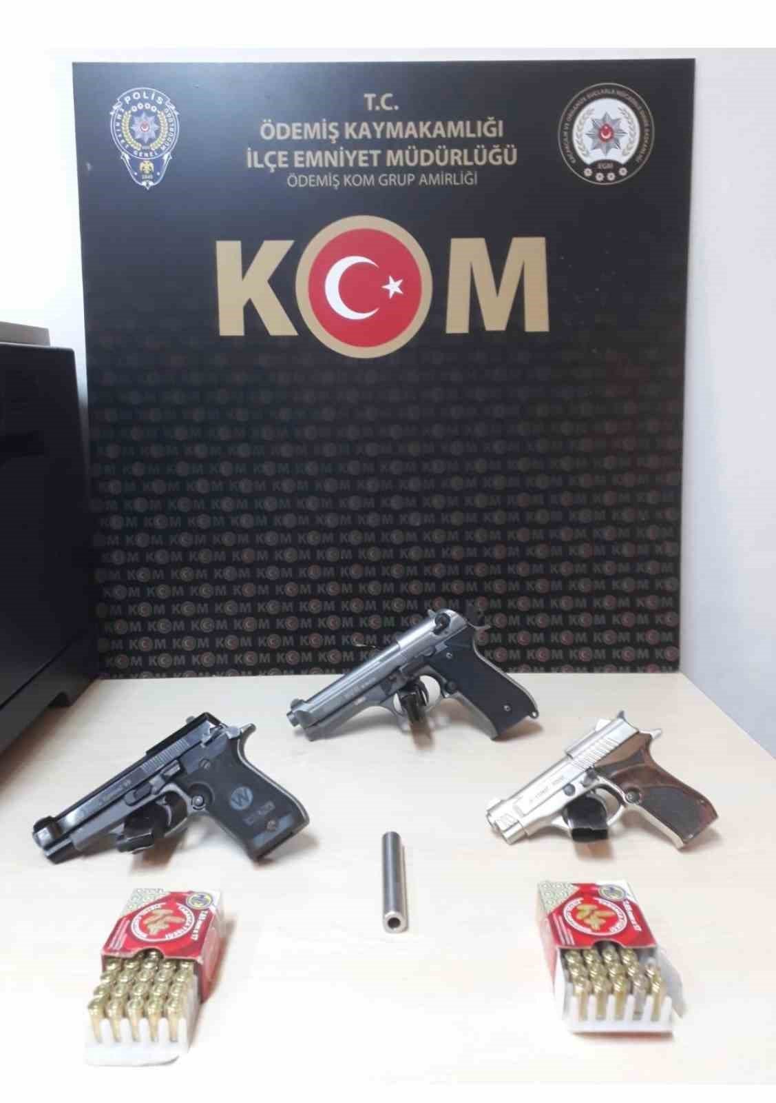 Evini silah atölyesine çeviren şüpheli kıskıvrak yakalandı