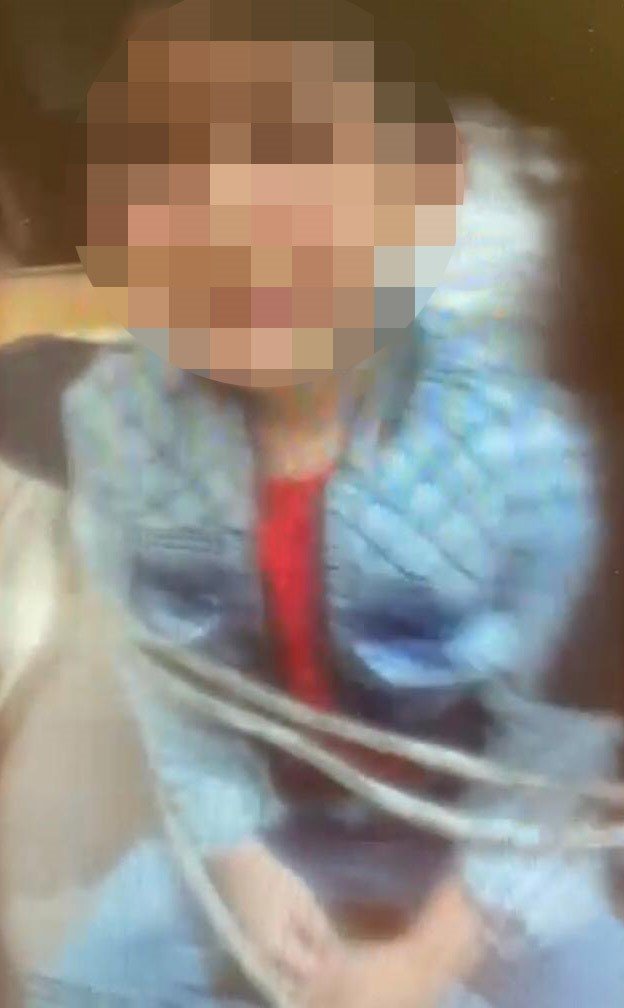 Çocuklarını darp eden vicdansız baba kamerada: Birbirine bağlayarak işkence uyguladı