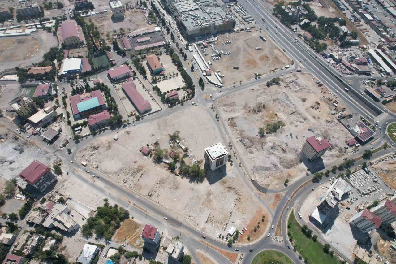 Depremin merkezi Kahramanmaraş’ta son durum görüntülendi