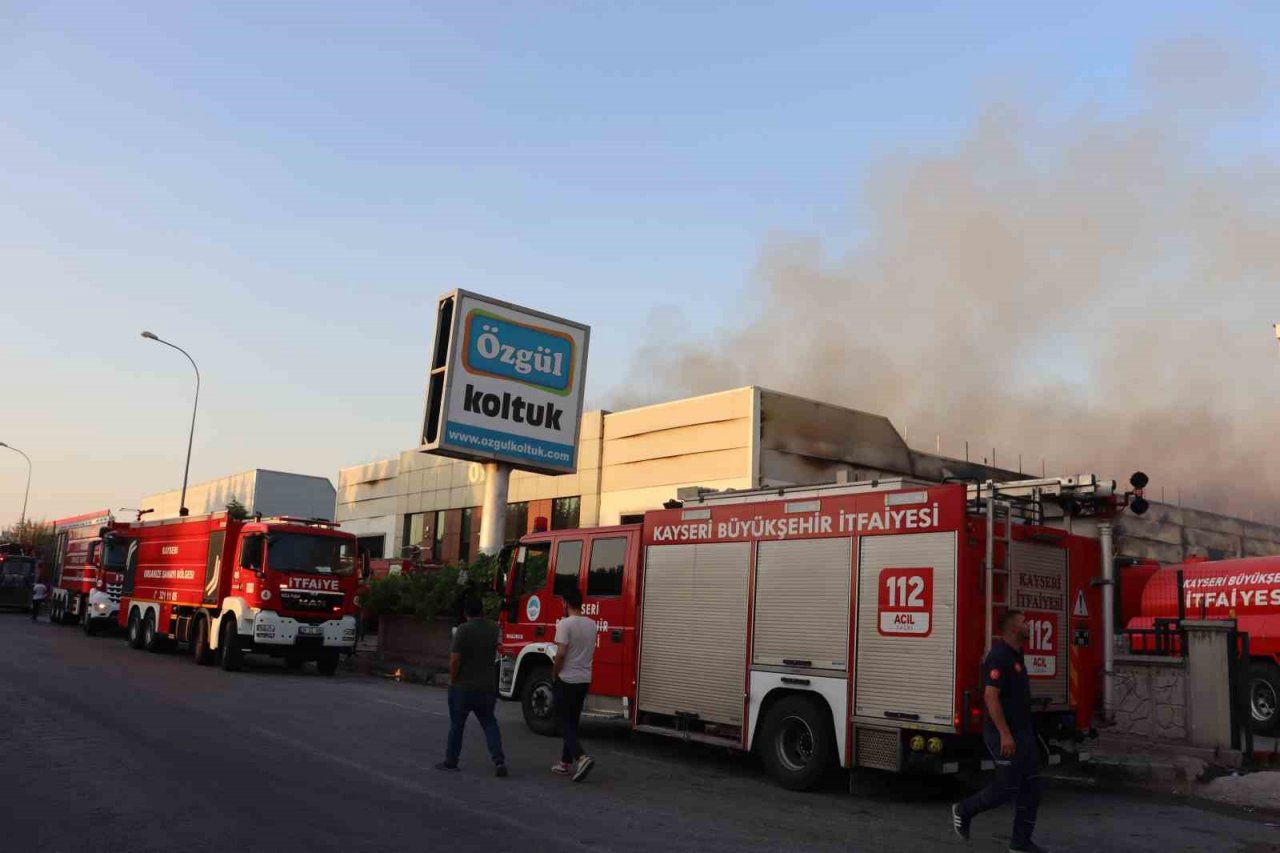 Kayseri’de fabrikadaki yangın kontrol altına alındı