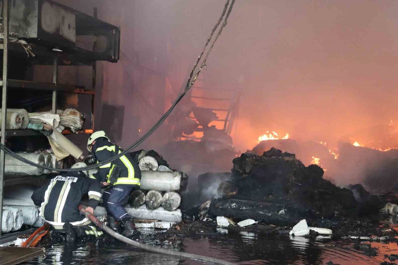 Kayseri’de fabrikadaki yangın kontrol altına alındı