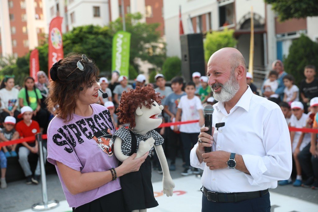 Başkan Çolakbayrakdar: “Etkinliklerimizle sokaklar, cıvıl cıvıl çocuk sesleriyle şenleniyor”