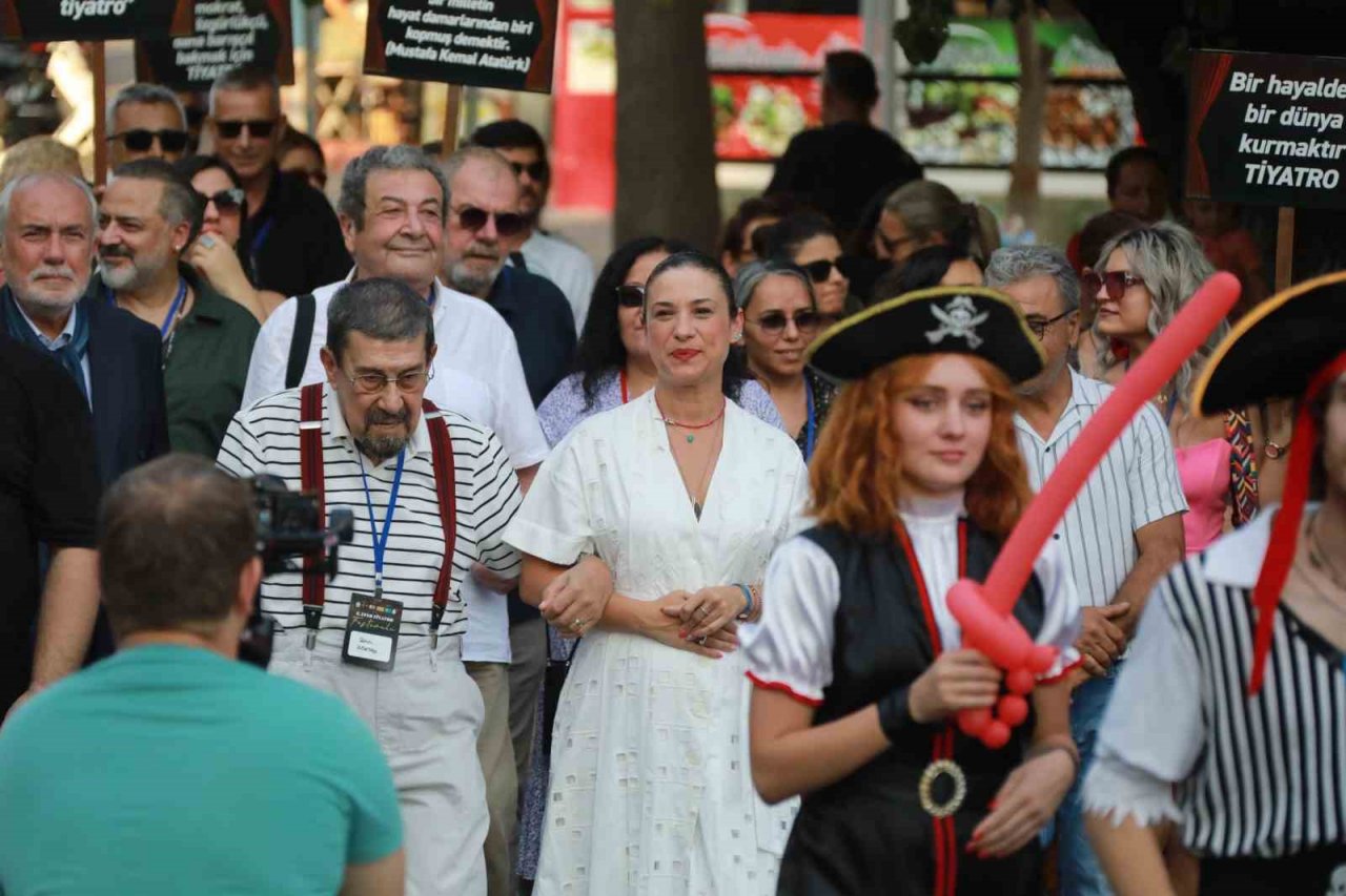 Efes Tiyatro Festivali başladı