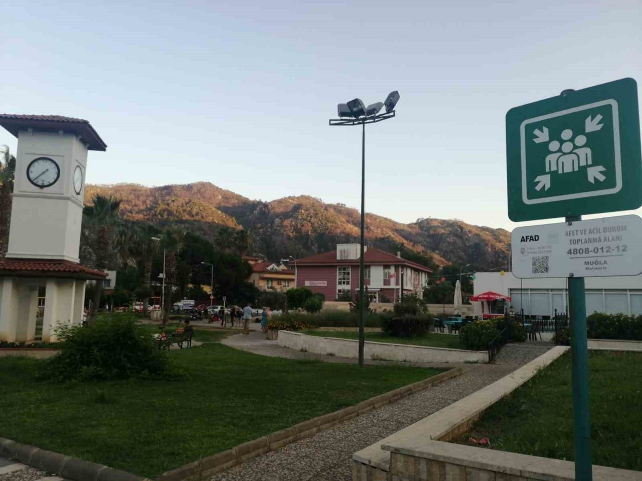 Projenin yerini beğenmeyen mahalle sakinleri imza kampanyası başlattı