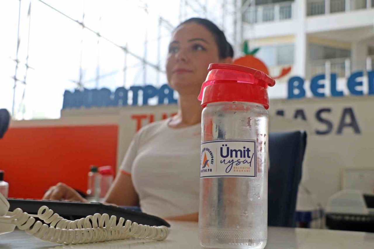 Suyu cam matarada içmeye başladılar, 6 ayda 1,5 ton plastik atığın önüne geçtiler