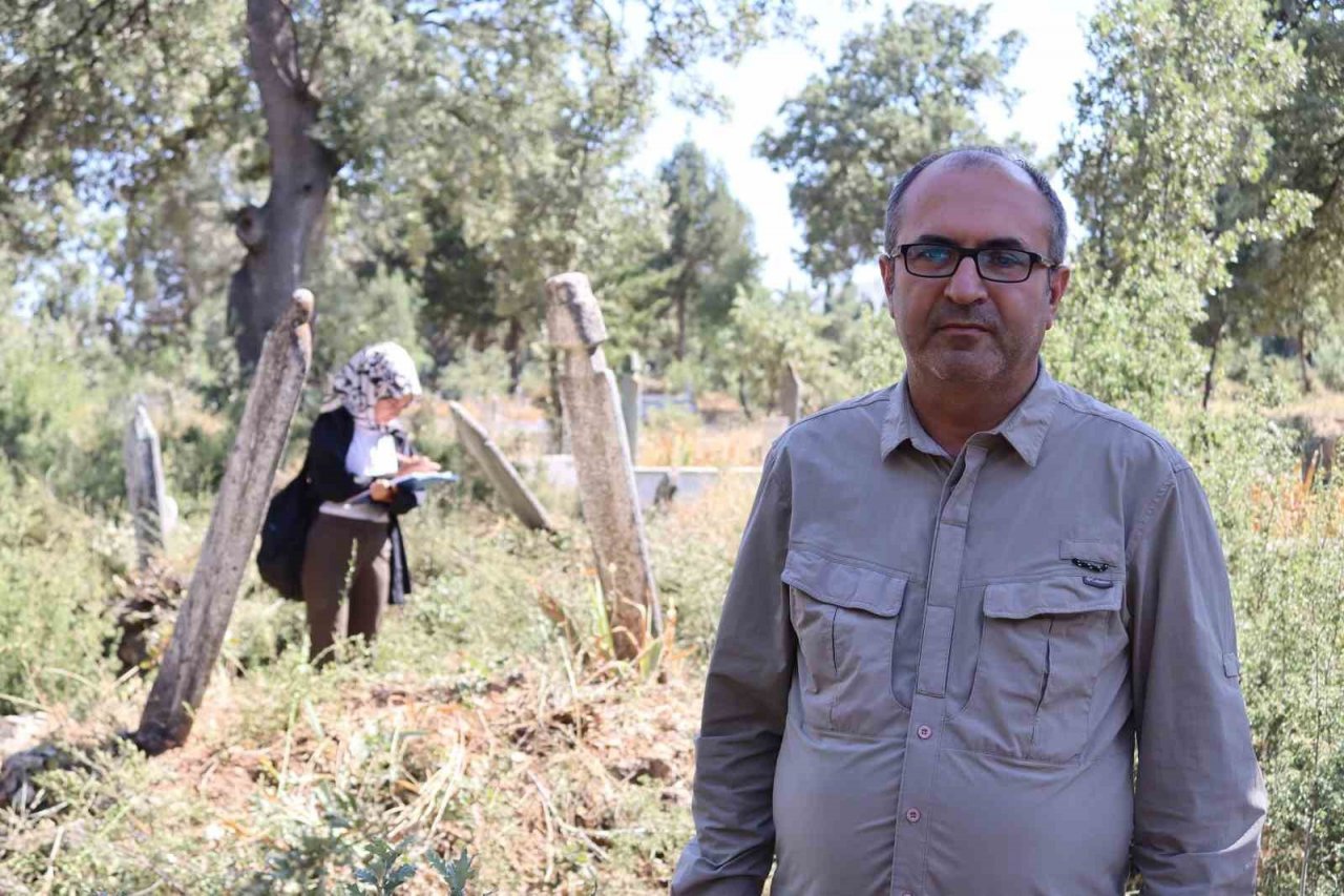 43 mezarlıkta Osmanlı dönemine ait mezar taşları incelendi