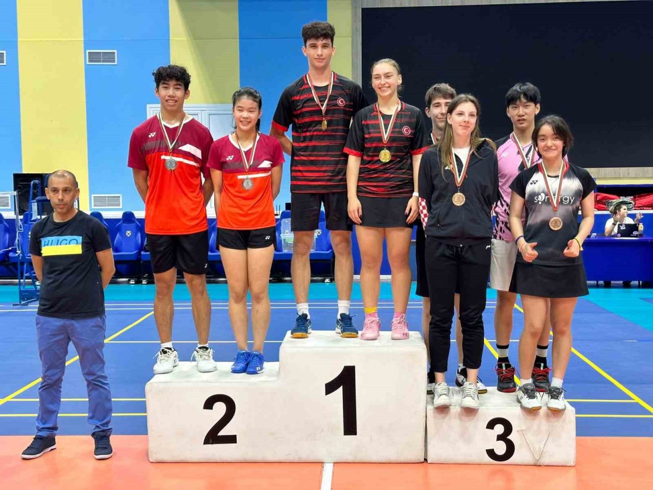 Badmintonda madalya avı