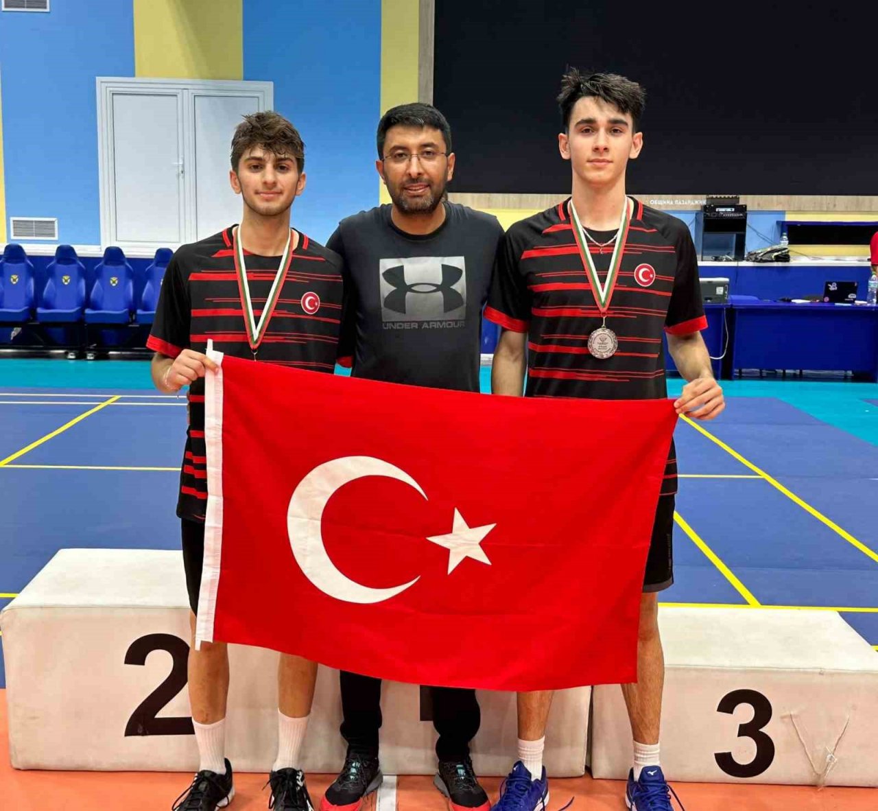 Badmintonda madalya avı