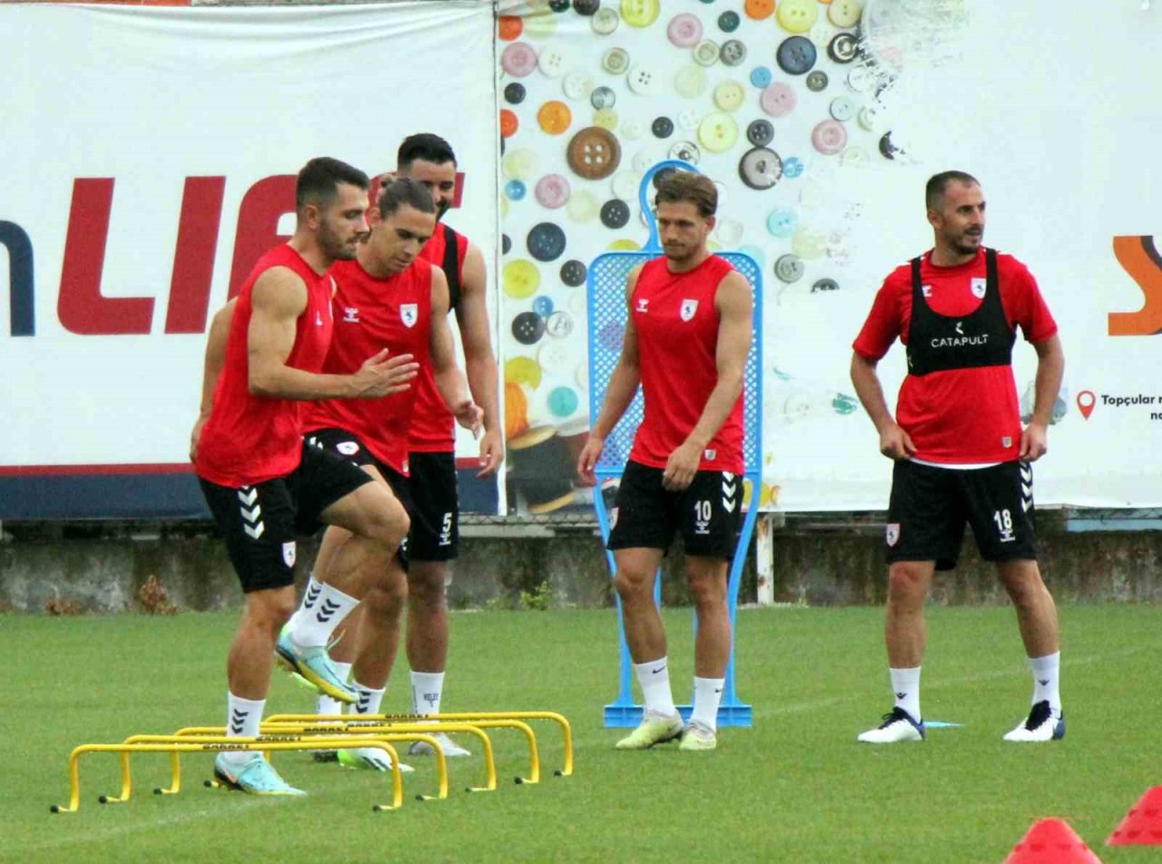 Emre Kılınç: “Samsunspor’da başarılı olup tekrar milli takıma çağrılmak isterim”