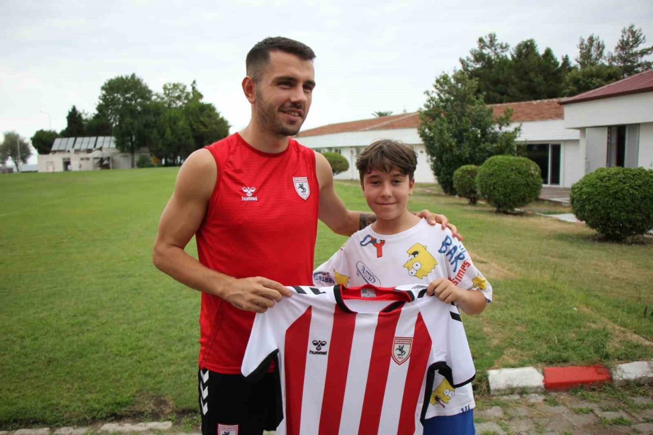 Emre Kılınç: “Samsunspor’da başarılı olup tekrar milli takıma çağrılmak isterim”