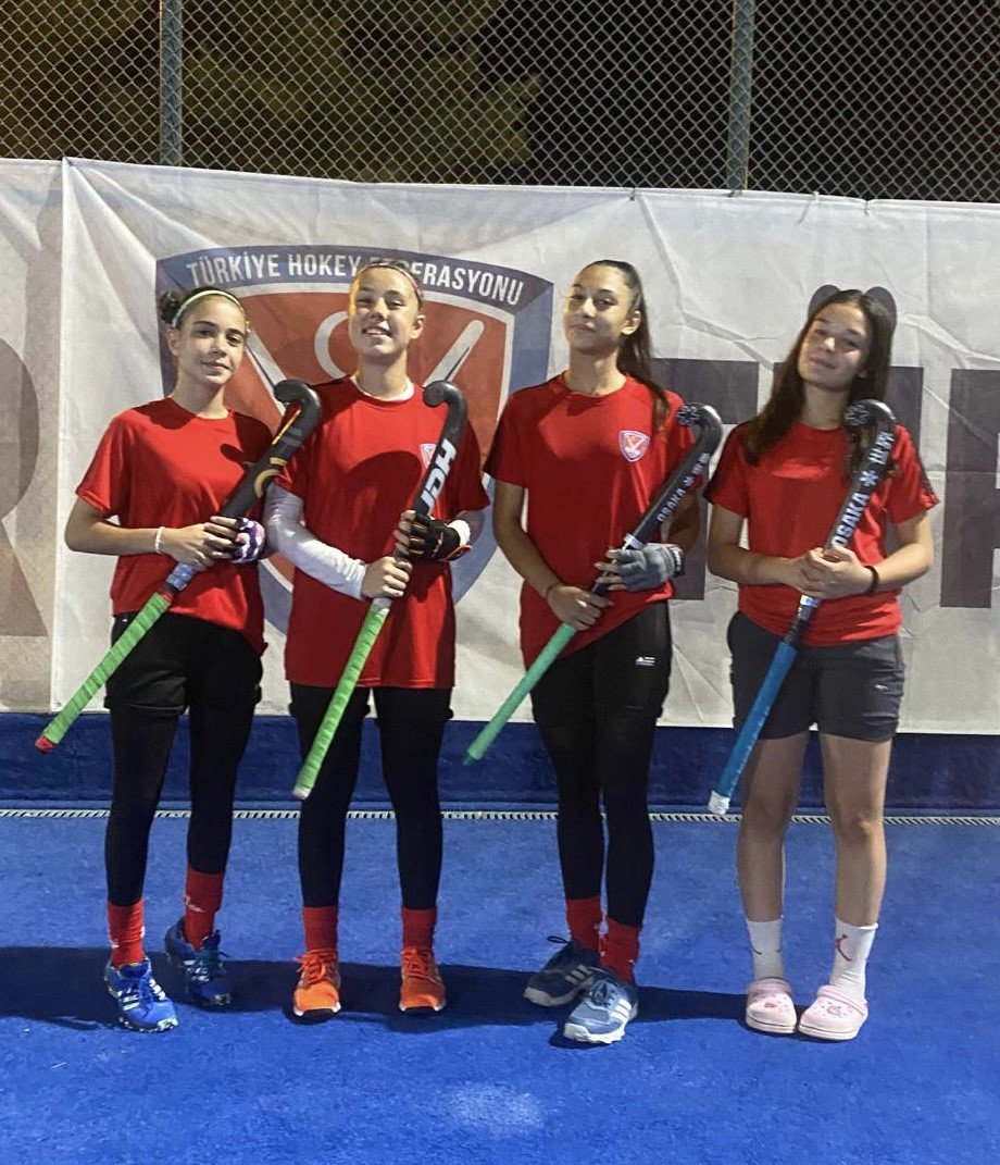 Muğla’dan 4 sporcu Hokey Milli Takımı’na seçildi
