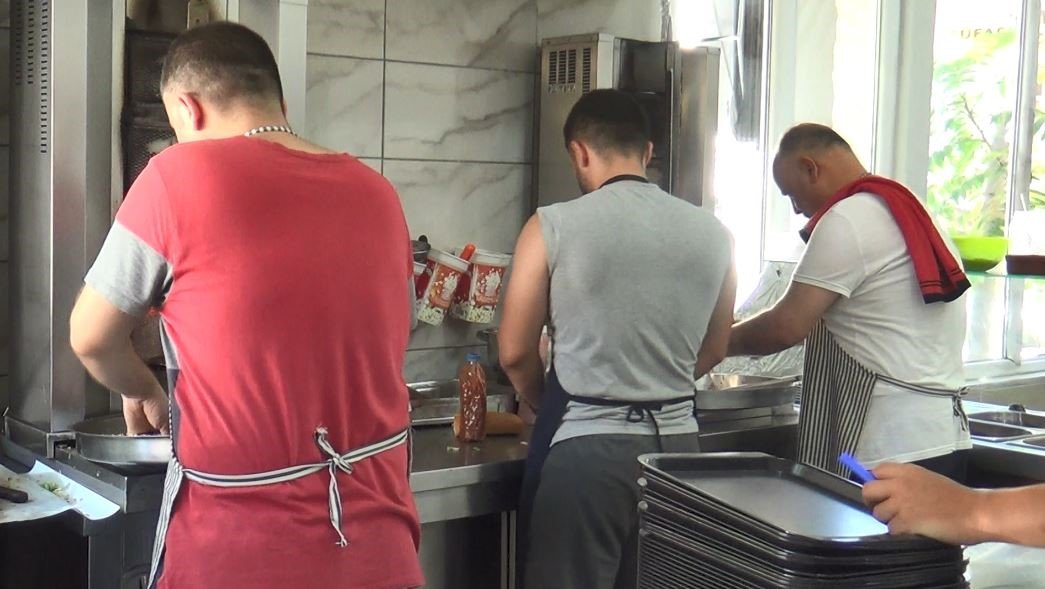 Dönerle ustalar da pişiyor: Yoğun ateş görme kaybına neden oldu