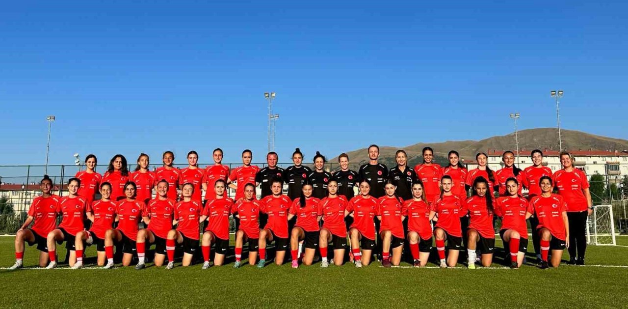 U19 ve U17 Kız Milli Takımları Erzurum’da hazırlanıyor