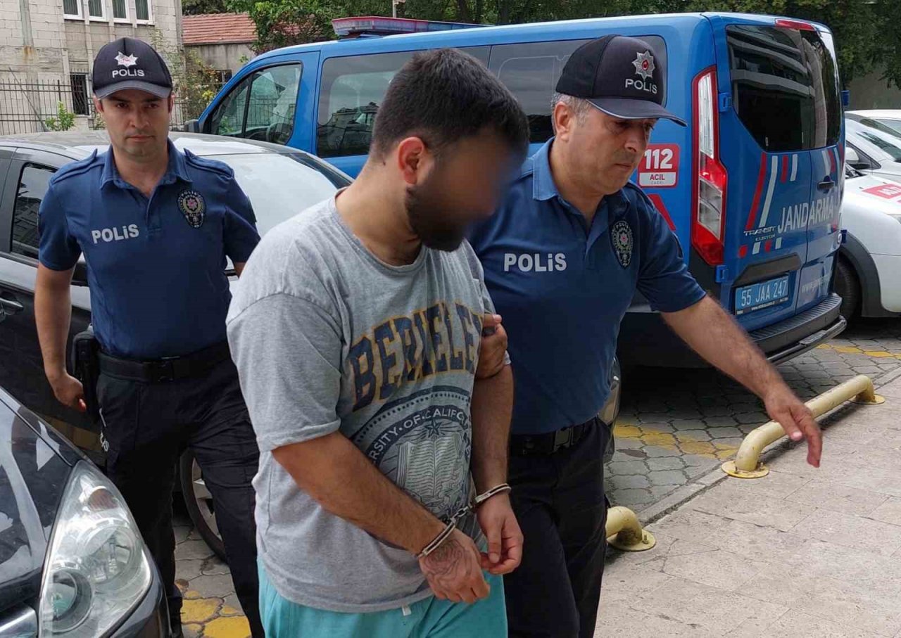 Canı sıkılınca gittiği AVM’deki kuyumcudan 21 bin 500 liralık yüzük çaldı