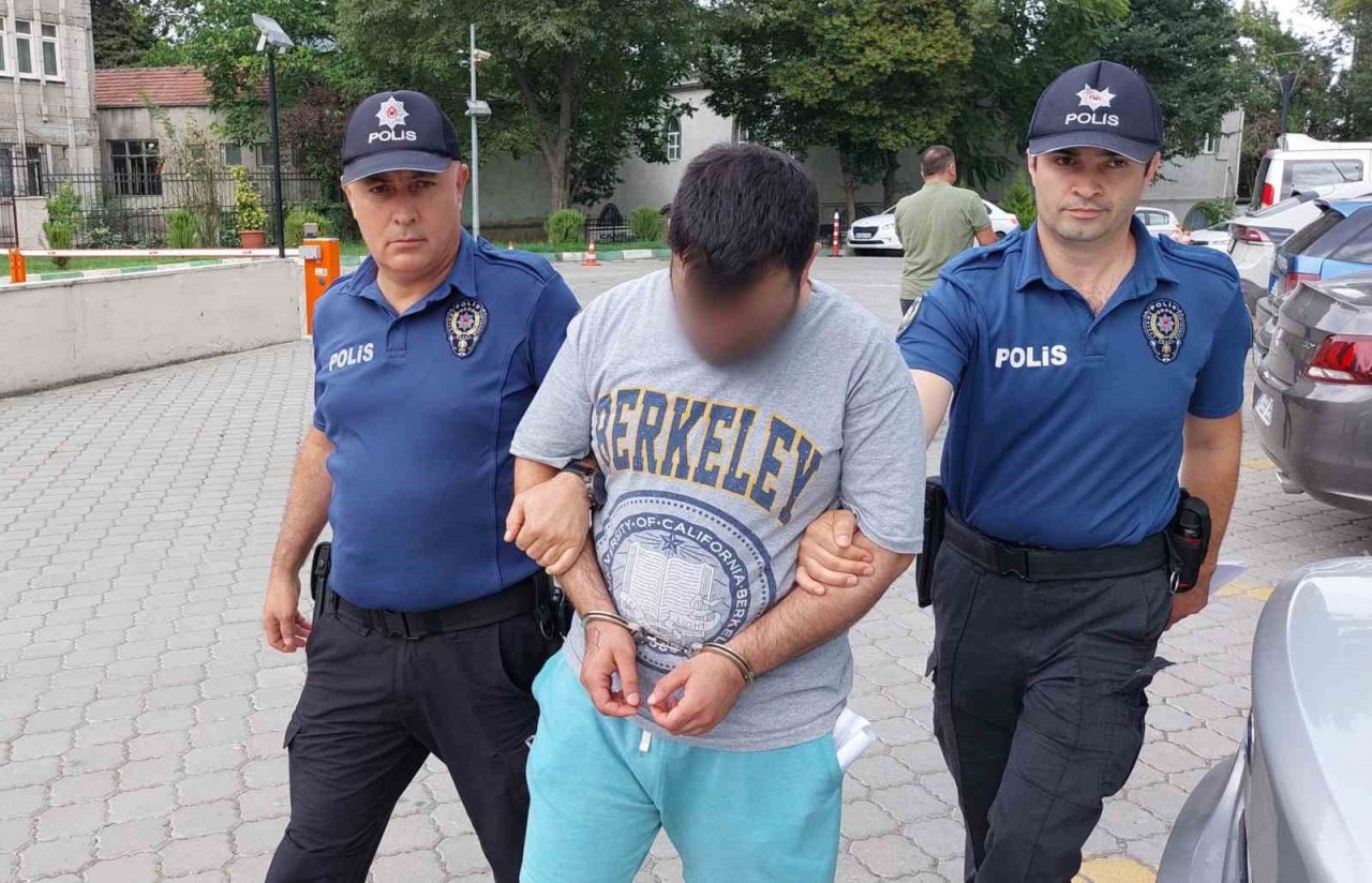 Canı sıkılınca gittiği AVM’deki kuyumcudan 21 bin 500 liralık yüzük çaldı