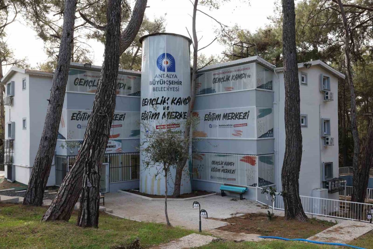 ‘Yeni Ufuklar İçin Bir araya Gelelim’ çalıştatında küresel ısınma ve iklim değişkliği konuşuldu