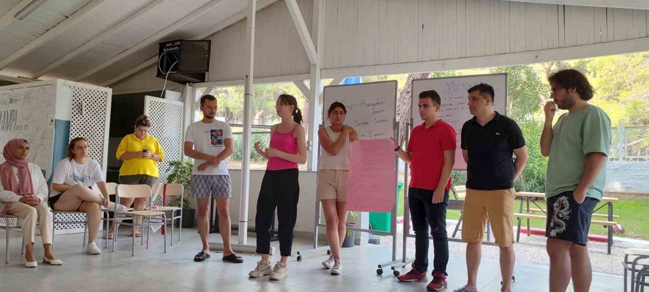 ‘Yeni Ufuklar İçin Bir araya Gelelim’ çalıştatında küresel ısınma ve iklim değişkliği konuşuldu