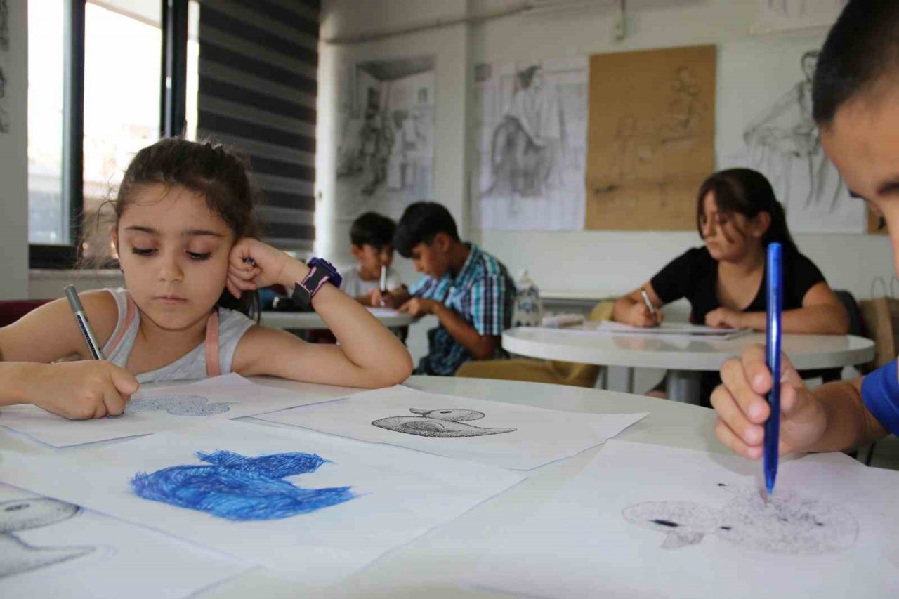 Ortaklar Genç Ofis’te gençler yaz tatilini verimli bir şekilde geçiriyor