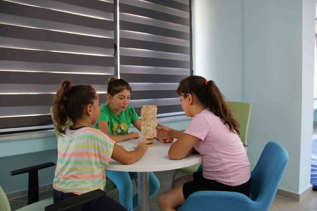 Ortaklar Genç Ofis’te gençler yaz tatilini verimli bir şekilde geçiriyor