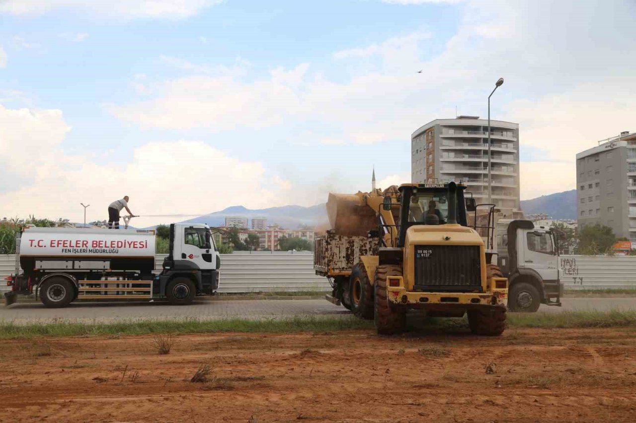 Efeler’de 4 yılda 700 bin metrekare parke yol ve kaldırım imal edildi