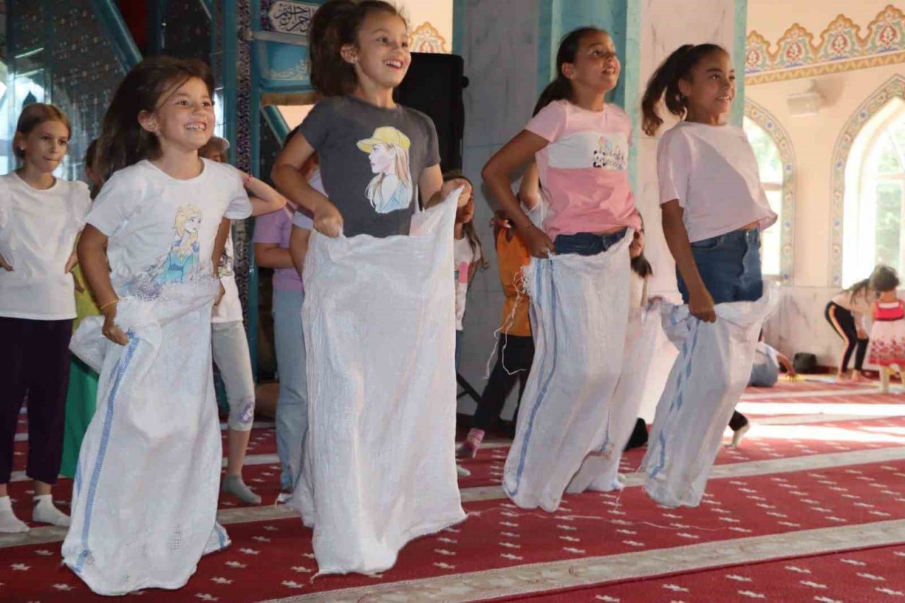 Yaz Kur’an kursuna gelen çocuklara farkındalık etkinliği