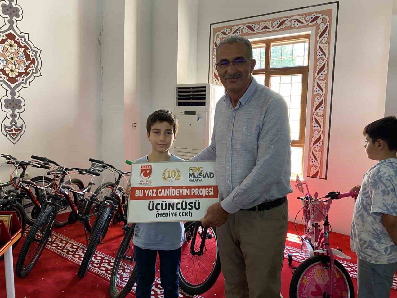 ‘Bu Yaz Camideyim’ projesinde derece yapan öğrenciler ödüllendirildi