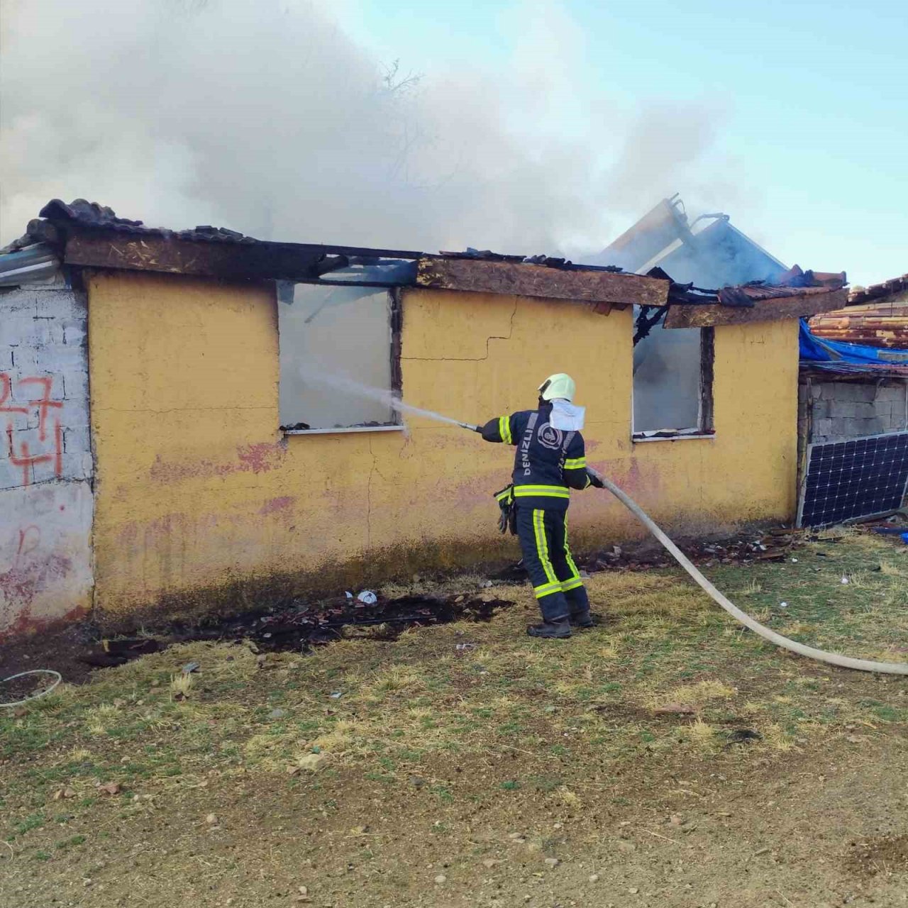 İtfaiye ekipleri yangından yangına koştu