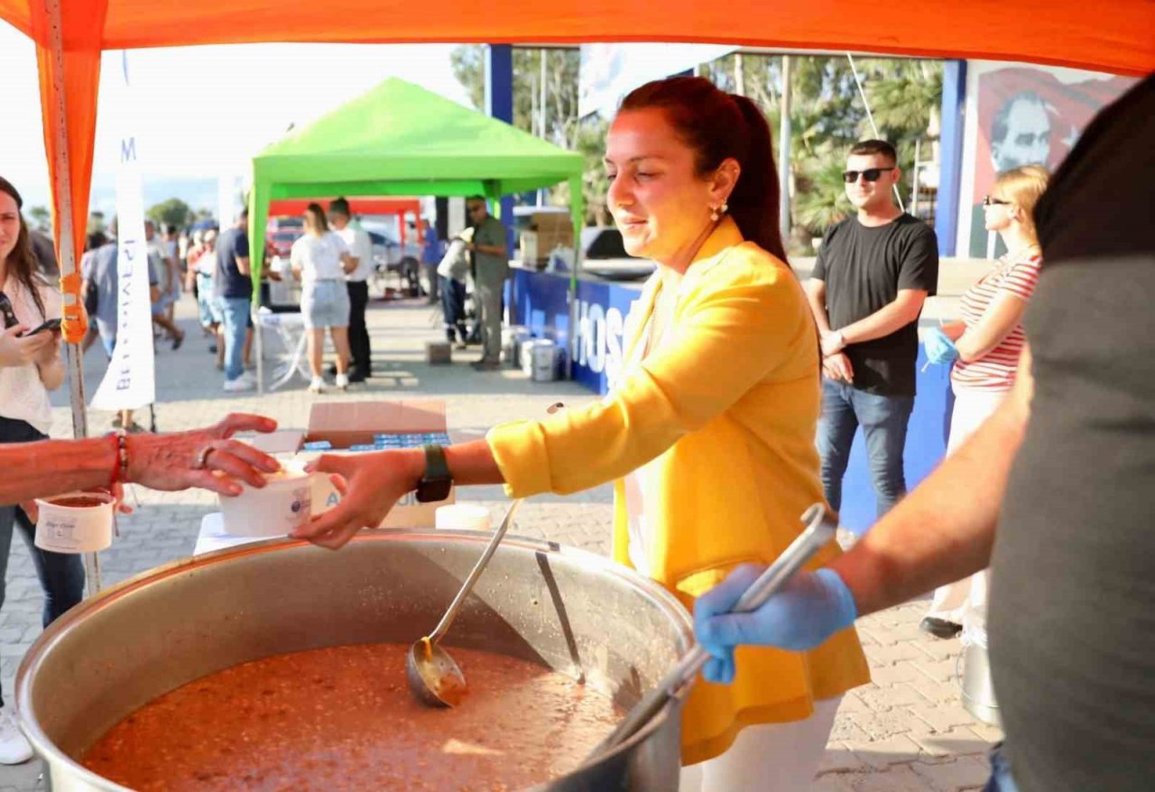 Didim Belediyesi’nden Akbük’te aşure hayrı