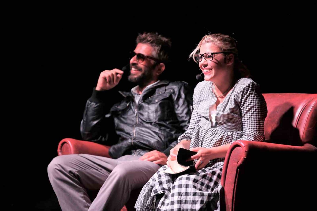 Efeler’de müzikli gösteri ilgi gördü