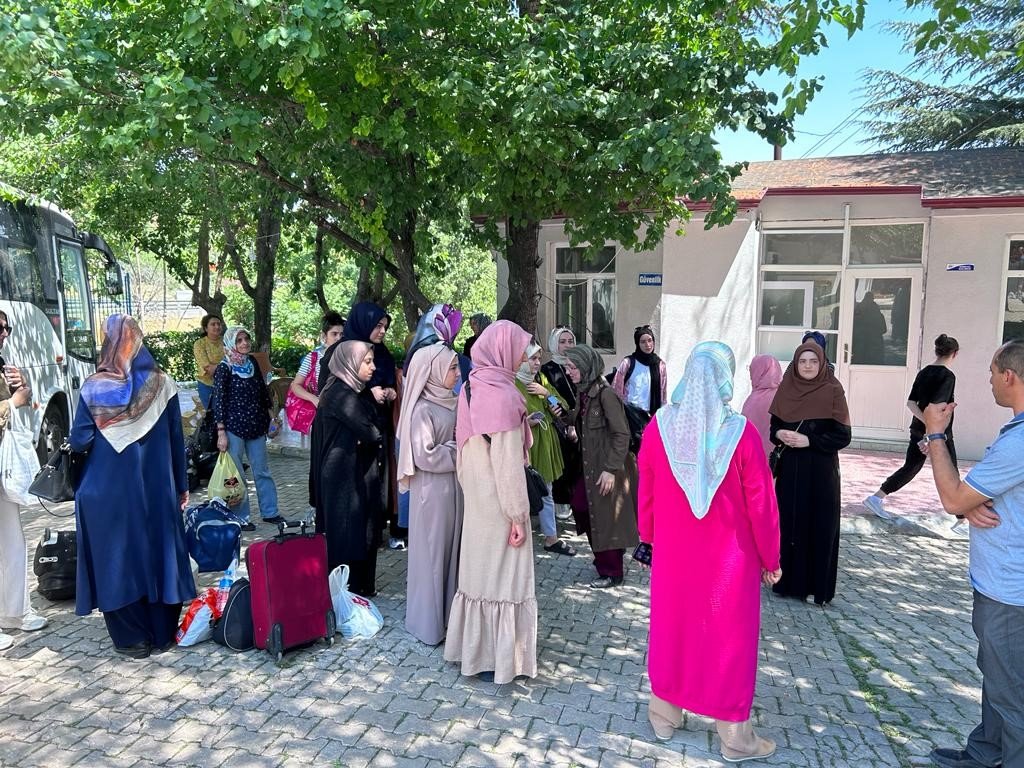 Elazığ Belediyesi’nden üniversite öğrencilerine kamp