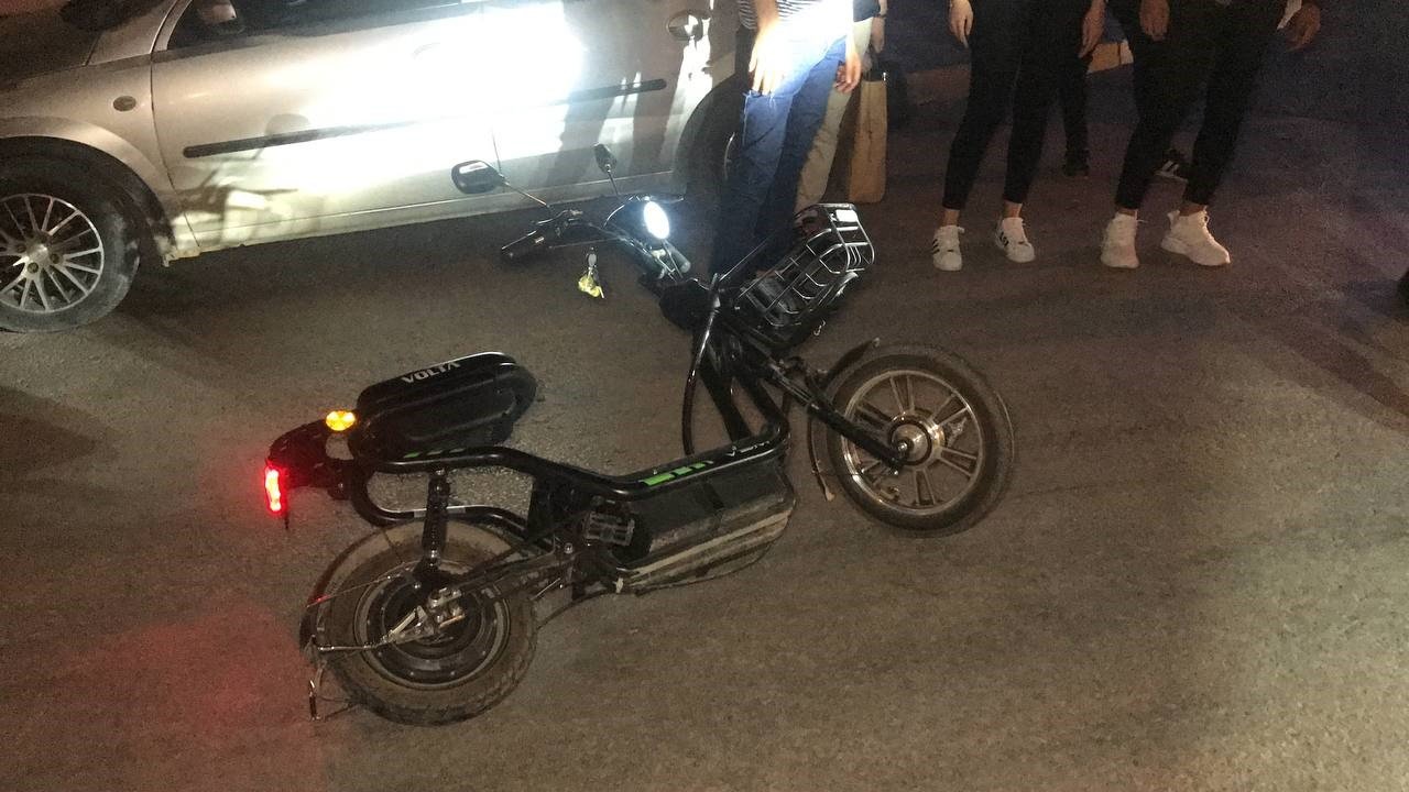 Elektrikli bisikletten düşen kadın yaralandı
