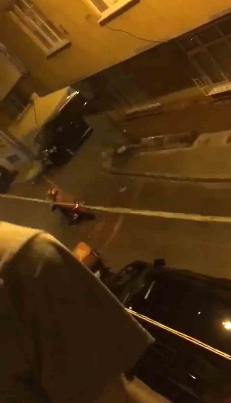 Esenler’de dünyaevine girecek olan eski arkadaşlarının evini kurşunladılar